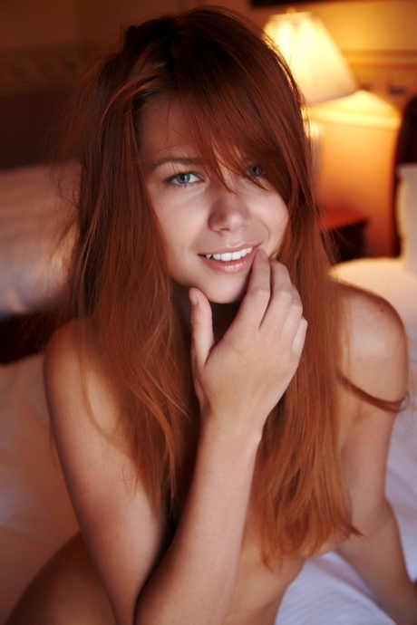 skinny white girl art naked photo