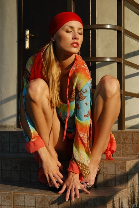 Liza B erotic model archive