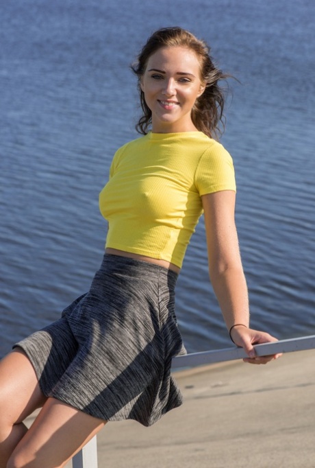 Oxana Chic model adult image