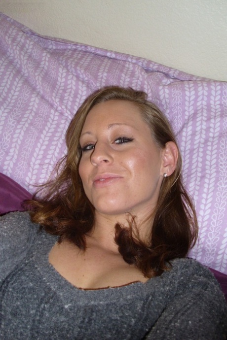 Lizzy London pornographic actress pictures