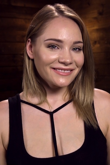 Hadley Viscara sexy star img