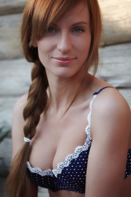 ruda modelka artystyczne porno fotka
