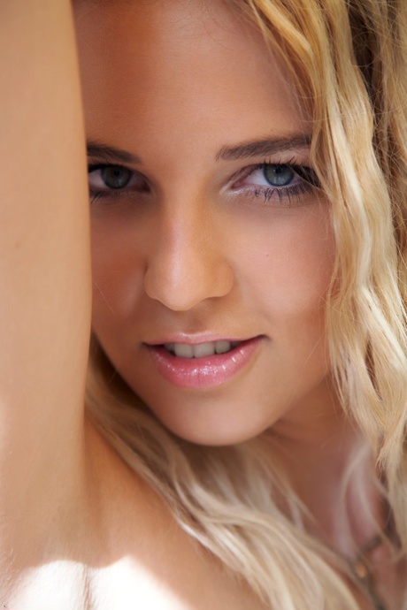 curly blonde free porn archive