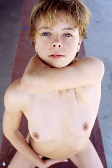 flat chested teen sexy pictures