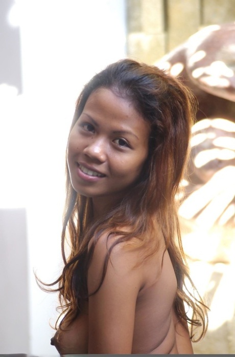 Giovane africano xxx in alto gallerie