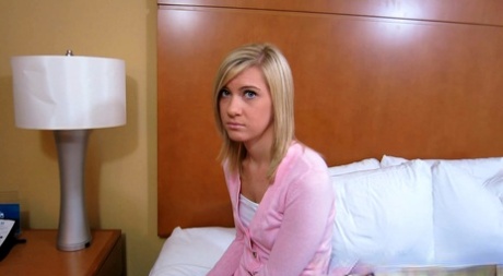 Chloe Brooke sex pornstar pics