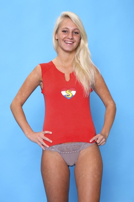 Sara Coul pornographic model archive