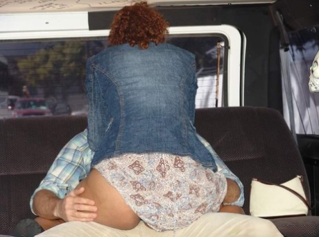 follada de falda caliente imagen