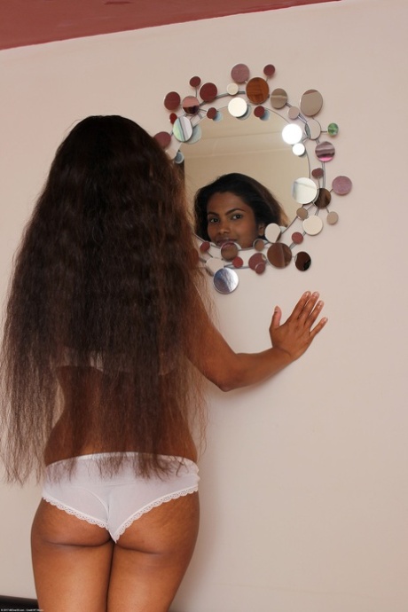 Alishaa Mae xxx model images