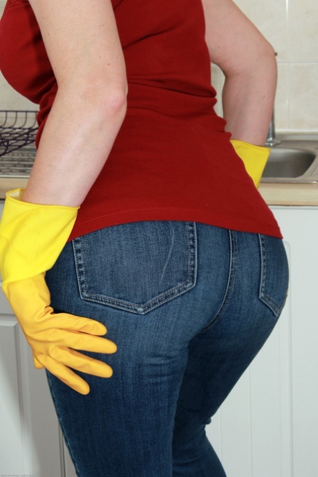 成熟したキッチン セクシーヌード ギャラリー
