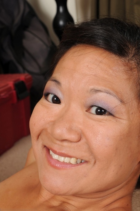 mature asian milf hot sex photos