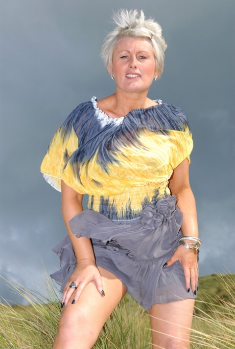 mature beach beautiful xxx photo