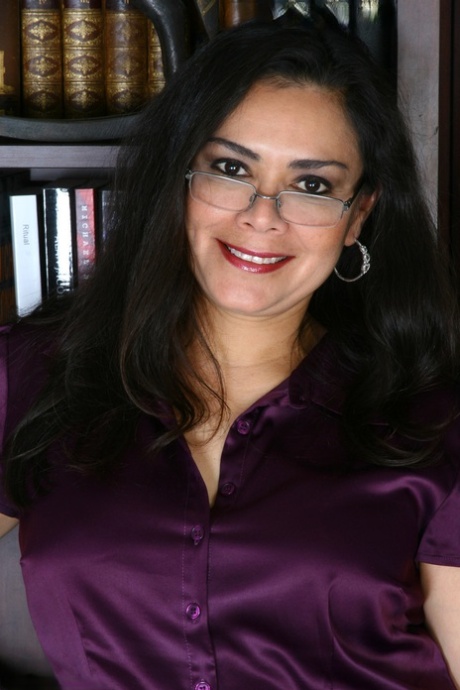 mature latina beautiful nude photo