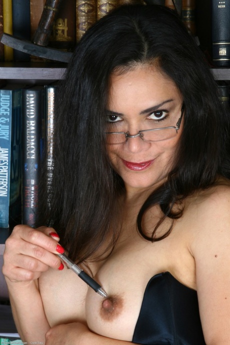 culo di puma nudo perfetto archivio