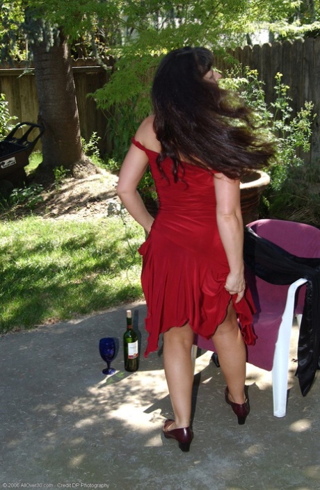 amateur outdoor hot naked galleries