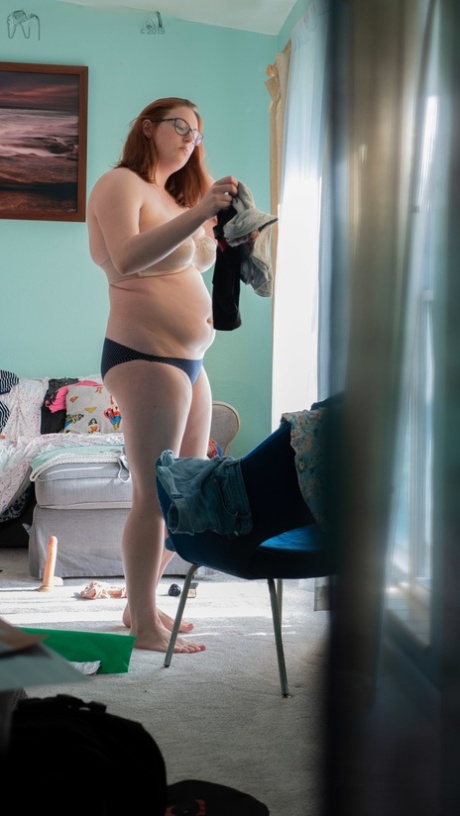curvy glasses sexy naked picture