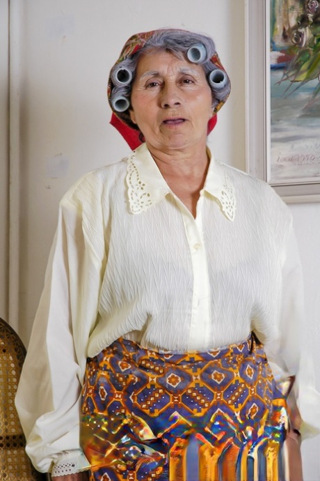 granny skirt hd img