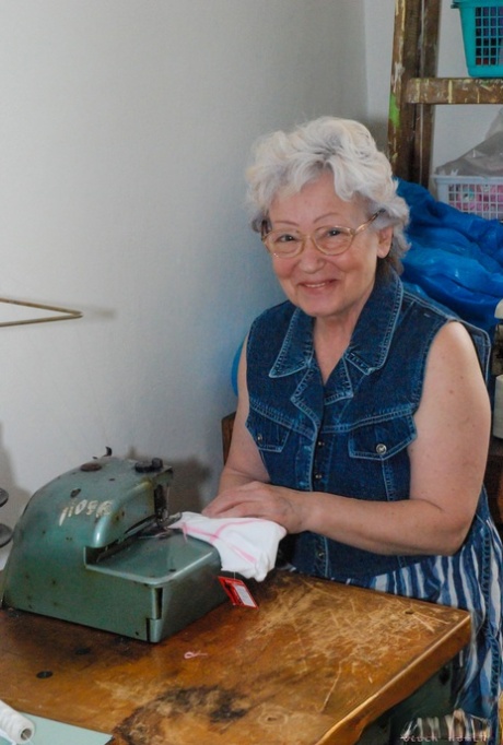 granny glasses sex galleries