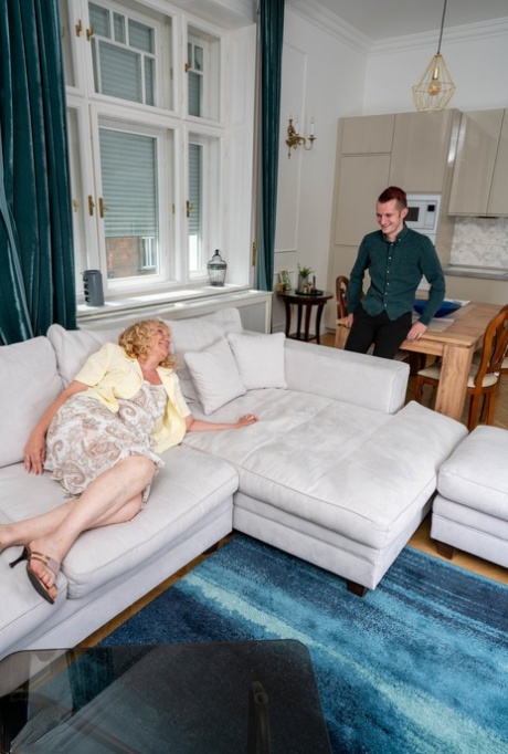 bedstemor forfører dreng porno dejligt pic