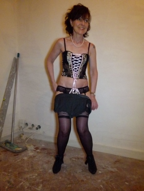 granny undressing pornos image