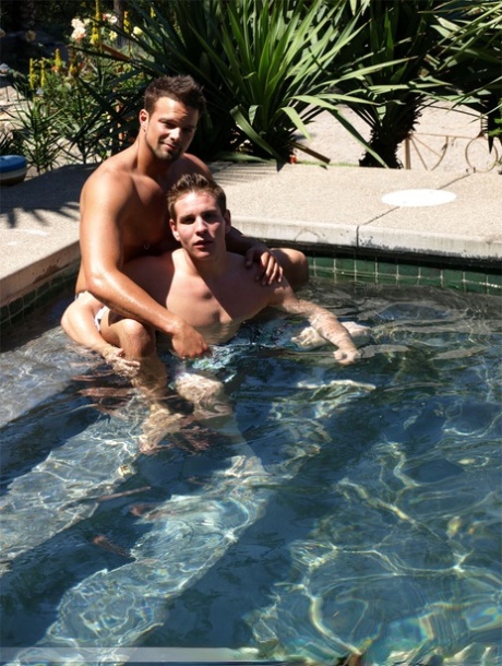 Dylan Roberts hot model pic