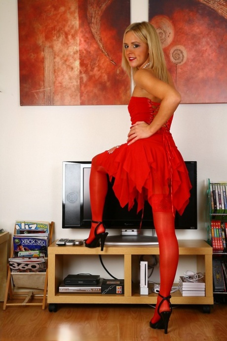 Suzie Best model adult pictures