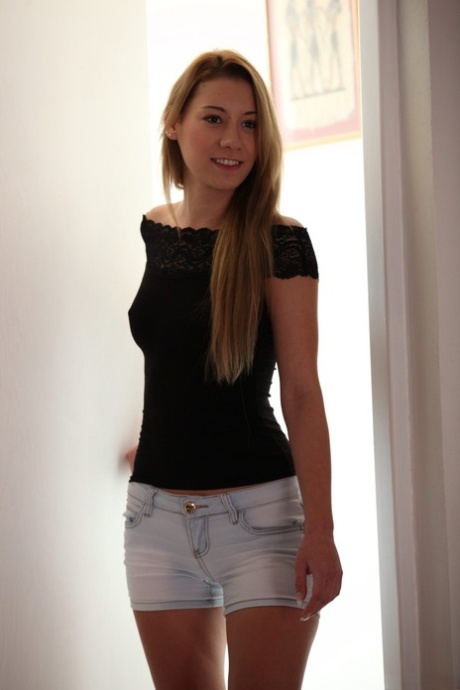 Vanessa Twain pornographic model archive