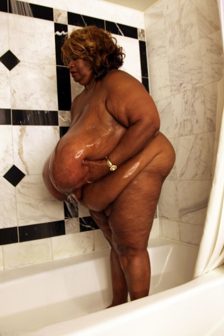 成熟 黑人 bbw 免費裸體 照片
