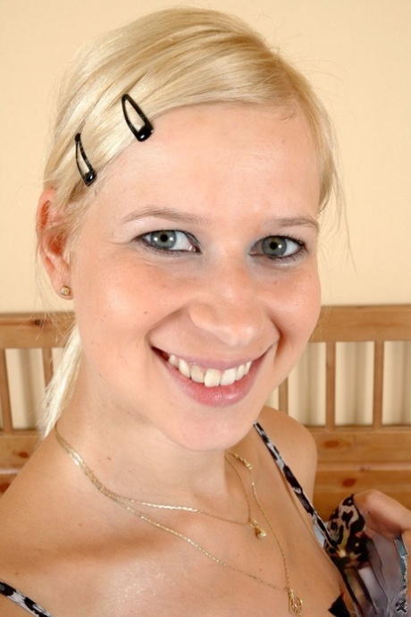 blonde MILF porno nacktheit bild