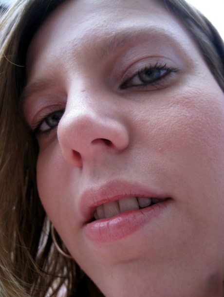 Amber Hall model art img
