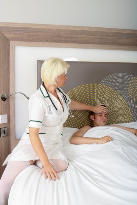 infirmière BBW belle qualité archive
