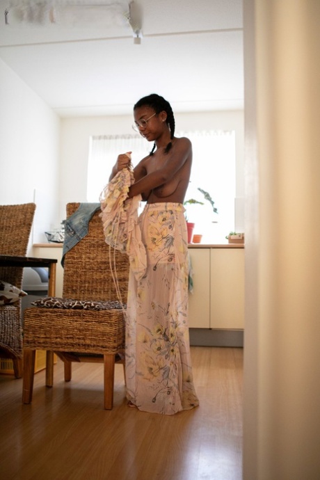 ebony saggy tits free sex pic