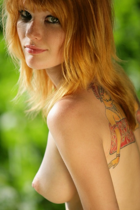 redhead outdoor hot img