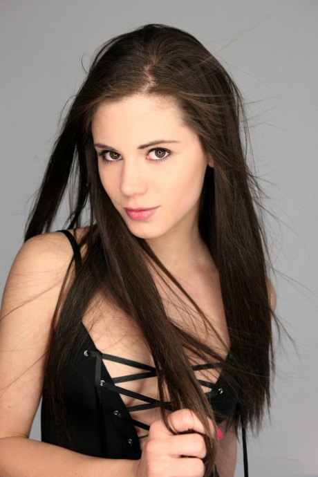 Nika Nikola exclusive model galleries