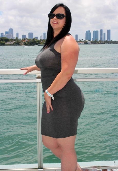 grosse brune belle chaude galerie