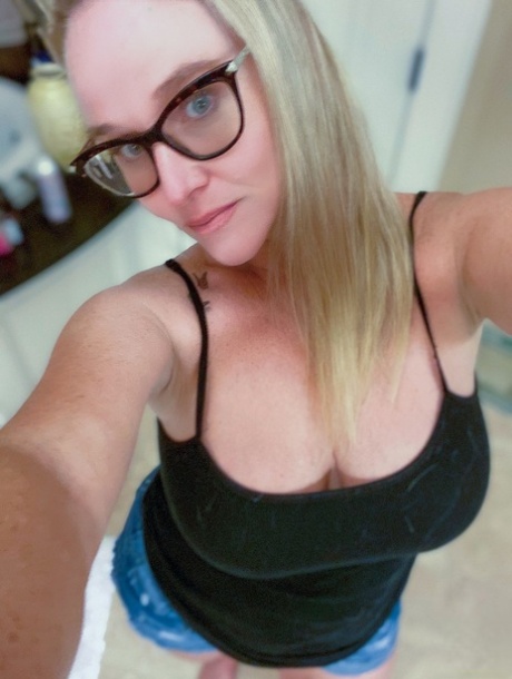 milf selfie erotic photo