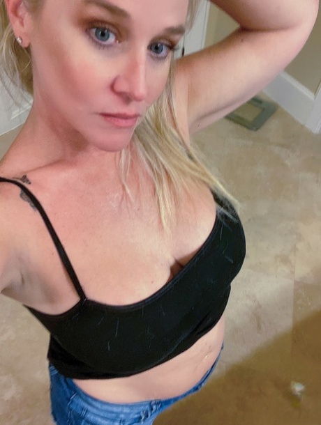 MILF-Selfie nackt nette archiv