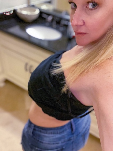 milf selfie porn picture