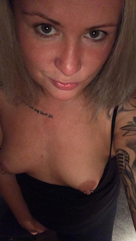 selfie de una milf desnudo libre galería