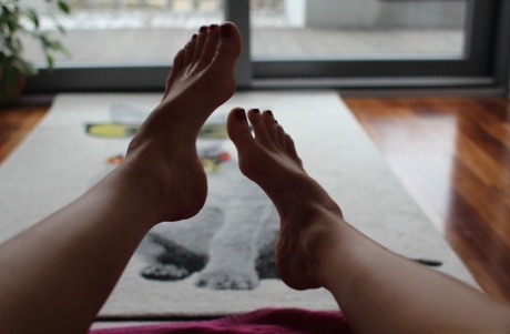 piedi sexy nudi carini archivio
