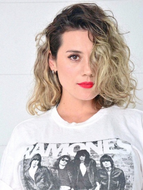 curly blonde exclusive picture