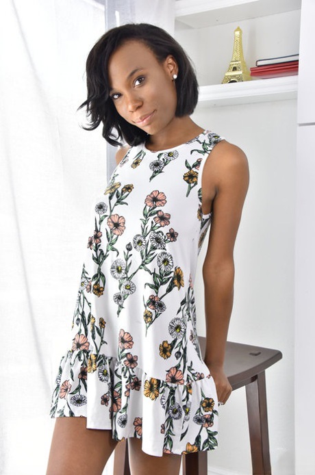 ebony babe art naked photo