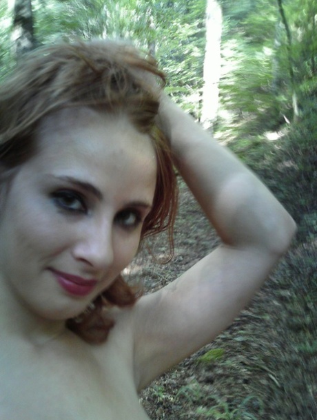 amateur outdoor free naked image