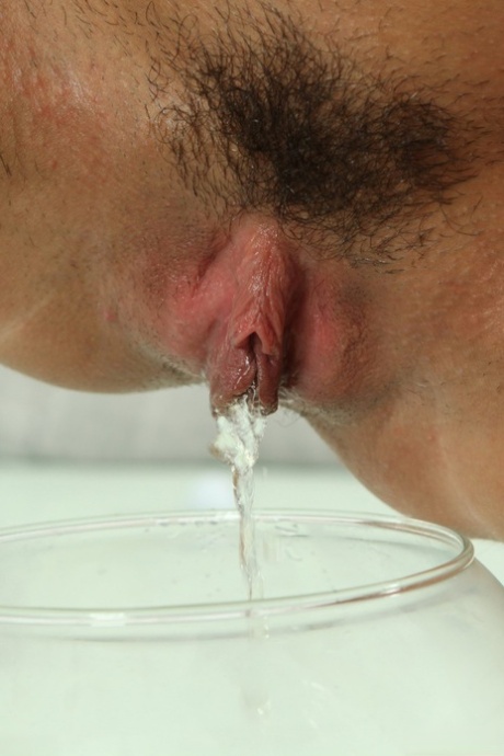 ženy čůrající top sex galerie