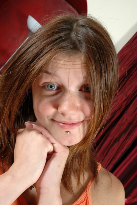 Giovane incinta xxx alta qualità fotografie