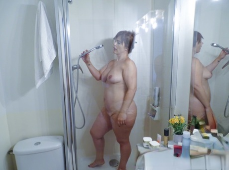 zralé sprcha sexy akty fotky