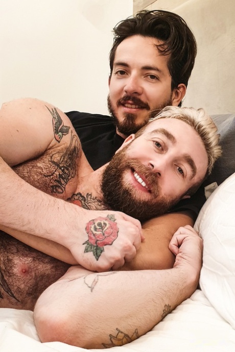 gay cumshot hd photos
