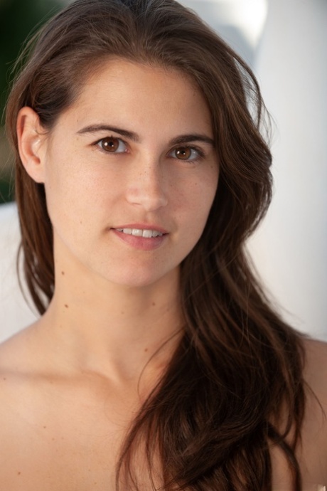 Nina Sphinx model beautiful img