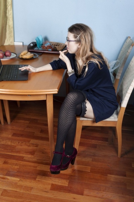 natural blonde porno galleries