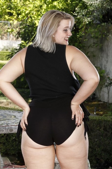 chubby outdoor sexy pics